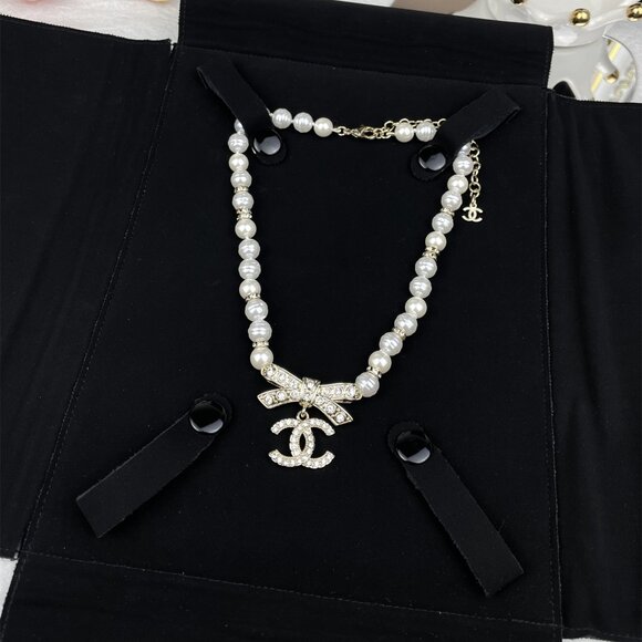 Chanel Pearl Necklace - Picture 3 of 5